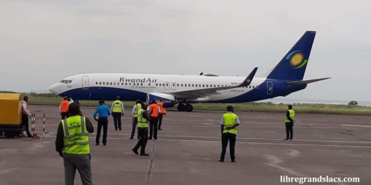 Afrique : Rwandair  embarque ses 100 premiers passagers pour Kinshasa