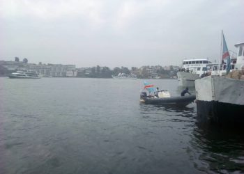 Bukavu-Ebola: le premier bateaux vient d’accoster, contrôle cas par cas.