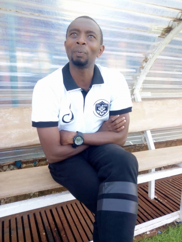 OC BUKAVU DAWA: Voici les raisons du départ précipité de l’entraîneur MASSOUD DJUMA IRAMBONA OC BUKAVU DAWA: Voici les raisons du départ précipité de l’entraîneur MASSOUD DJUMA IRAMBONA