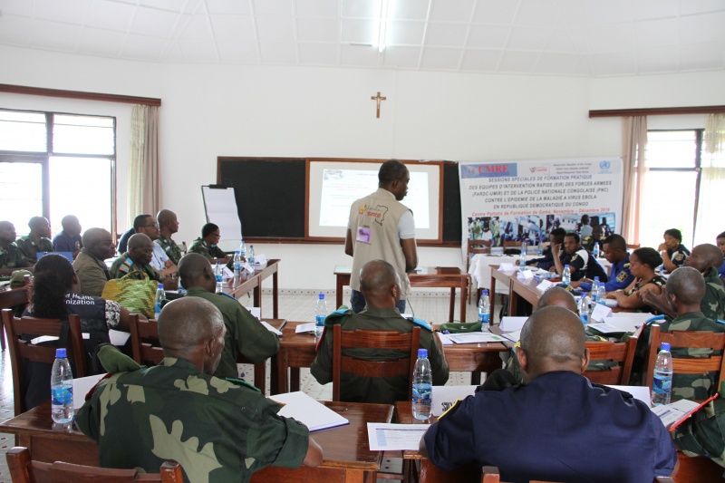 Ebola : Une équipe dintervention rapide contre la maladie formée au sein de larmée et de la police de la RDC Ebola : Une équipe dintervention rapide contre la maladie formée au sein de larmée et de la police de la RDC