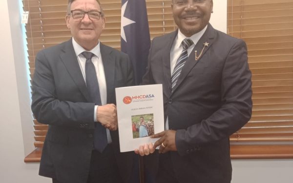 Amitié-parlementaire RDC- Australie : Le député national Luc Mulimbalimba invité d’honneur du parlement Australien.