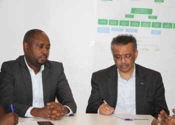 Goma : Le Docteur Tedros Ghebreysus, DG de lOMS  réconforte les agents de la riposte