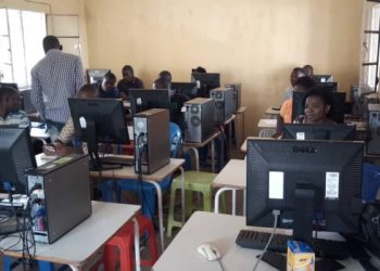 Luvungi : La MHCD du député Luc Mulimbalimba débute la formation des formateurs en gestion des affaires et leadership en informatique. Luvungi : La MHCD du député Luc Mulimbalimba débute la formation des formateurs en gestion des affaires et leadership en informatique.