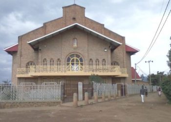 Bukavu-Dossier Solichret-vice-gouverneur : certains fidèles de la paroisse de Nguba demandent au curé de retirer à M. Faustin Batumike et Alfred Cubaka la qualité d’agir à leurs noms.