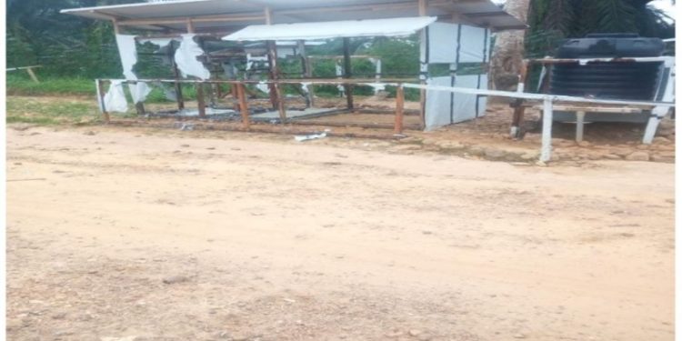 Ebola-Biakato : Des personnes identifiées brûlent les dispositifs de screening au point de Contrôle