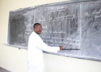 Sud-Kivu : Le collectif des citoyens indignés s’oppose à toute forme de prise en charge des enseignants par les parents