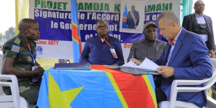 RDC : signature d’un accord de paix avec un groupe armé (médias) RDC : signature d’un accord de paix avec un groupe armé (médias)
