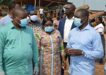 RDC : Le ministre de l’environnement Claude Nyamugabo saisit les instances judiciaires en vue de procéder à la fermeture de tous les ports illégaux et à problèmes de Kinkole.