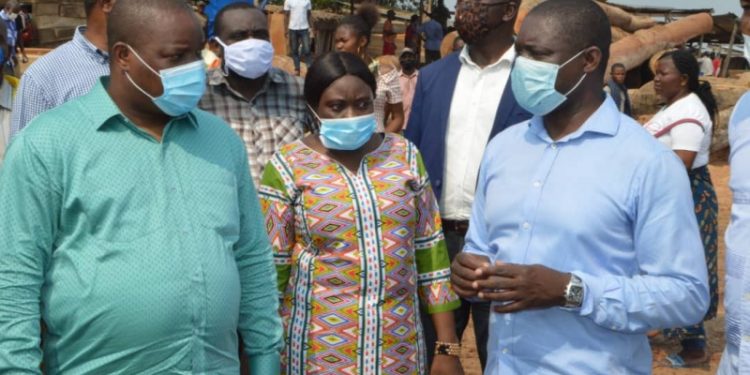 RDC : Le ministre de l’environnement Claude Nyamugabo saisit les instances judiciaires en vue de procéder à la fermeture de tous les ports illégaux et à problèmes de Kinkole.