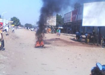 Destitution de Kabund-Kasaï Oriental : les jeunes de l’UDPS manifestent et menacent de brûler le siège du PPRD