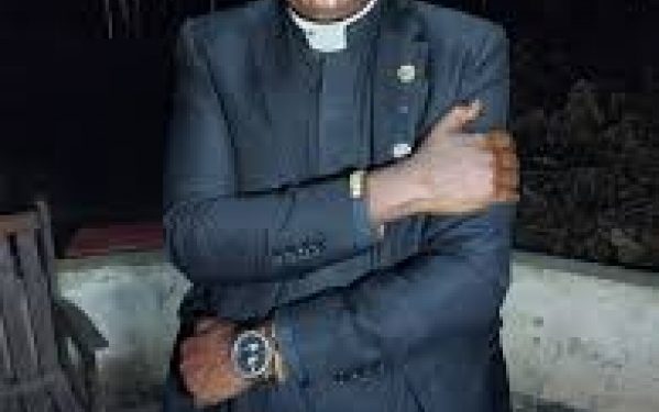 Dans notre monde moderne où l’on tend à tout relativiser, il arrive que plusieurs se demandent s’il y a encore de véritables commandements de Dieu. Le Christ, en tout cas, nous en donne un qui, dans sa simplicité, conduit pourtant à l’héroïsme. Puissent ceux qui ne font plus maigre le vendredi s’ouvrir davantage à l’essentiel de la Loi de Dieu.