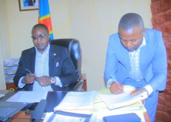 Ituri : le chef de ressort de la DGRPI Aru signe un contrat d’objectif et de performance avec sa direction provinciale pour maximiser les recettes
