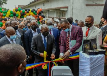 RDC: Jean-Michel Sama Lukonde Kyenge inaugure la nouvelle usine de torréfaction du Café de lONAPAC.
