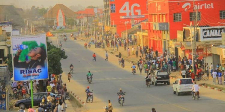 Bunia : 2 civils blessés par balles lors d’un braquage au centre-ville, Bunia : 2 civils blessés par balles lors d’un braquage au centre-ville,