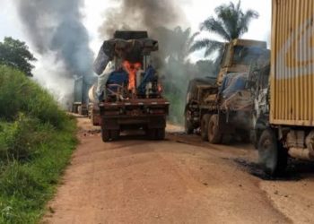 RDC-Ituri : 3 morts et 9 véhicules incendiés par les ADF au Village Kundala entre Komanda et Mambasa