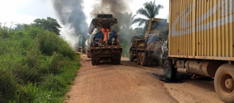 RDC-Ituri : 3 morts et 9 véhicules incendiés par les ADF au Village Kundala entre Komanda et Mambasa RDC-Ituri : 3 morts et 9 véhicules incendiés par les ADF au Village Kundala entre Komanda et Mambasa