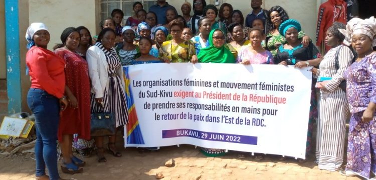 Sud-Kivu : la Dynamique des Femmes s’oppose à l’entrée de la force régionale de l’EAC en RDC