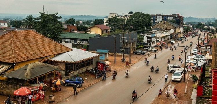 À Beni, une unité de l’armée a été la cible d’une attaque à deux volets, entraînant la mort de cinq miliciens au Nord-Kivu. À Beni, une unité de l’armée a été la cible d’une attaque à deux volets, entraînant la mort de cinq miliciens au Nord-Kivu.
