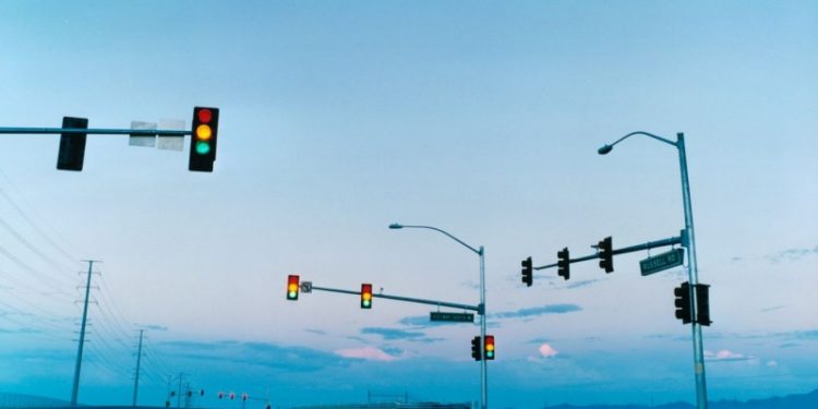 Feux de circulation temporaires hors service sur la route périphérique Nord au Manitoba le 20 juillet : Recommandations pour les automobilistes