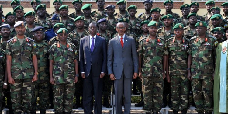Le Rwanda annonce la retraite du puissant général James Kabarebe et d’autres hauts gradés de l’armée