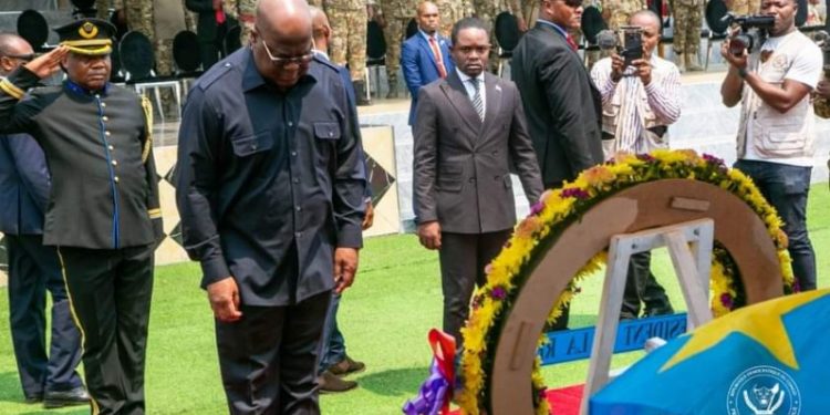 RDC: Le président Tshisekedi rend hommage aux militaires décédés lors d’un exercice militaire RDC: Le président Tshisekedi rend hommage aux militaires décédés lors d’un exercice militaire