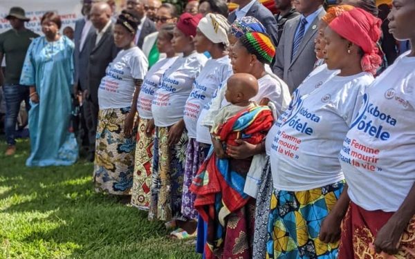 Sud-Kivu : lancement de la campagne de la maternité gratuite et des travaux de construction d’une maternité moderne au C.H de Kavumu. Sud-Kivu : lancement de la campagne de la maternité gratuite et des travaux de construction d’une maternité moderne au C.H de Kavumu.