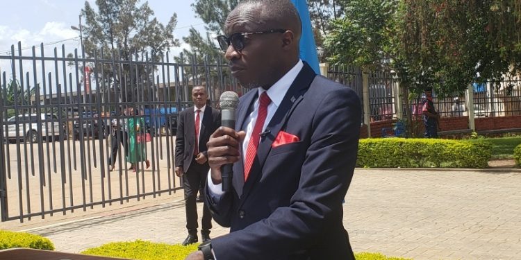 Sud-Kivu : Le Gouverneur adintérim, Marc Malago, traque les Partenariats Publics-Privés « PPP ». Sud-Kivu : Le Gouverneur adintérim, Marc Malago, traque les Partenariats Publics-Privés « PPP ».