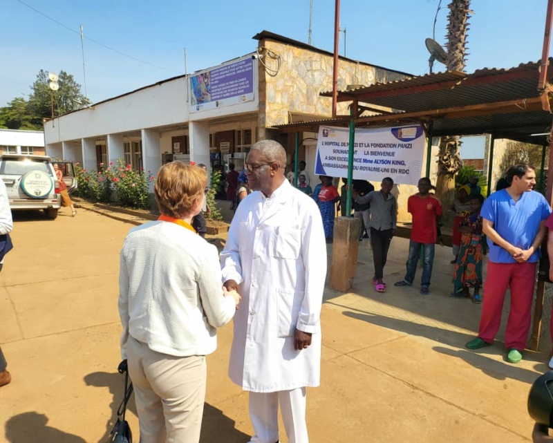 Sud-Kivu : lambassadrice Britannique en RDC émerveillée par le travail de lHôpital de Panzi Sud-Kivu : lambassadrice Britannique en RDC émerveillée par le travail de lHôpital de Panzi