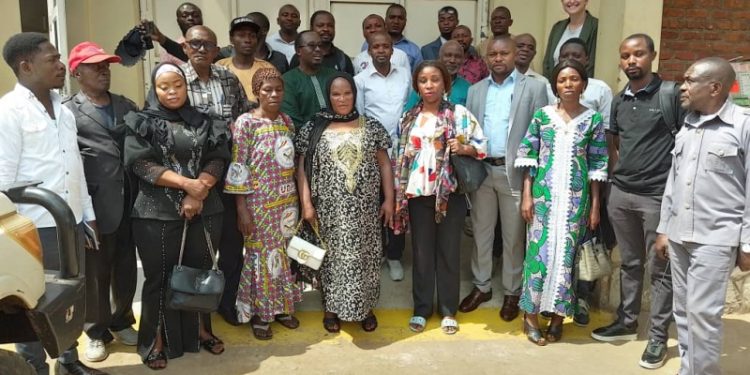 Bukavu : la Fondation Panzi sensibilise les leaders communautaires sur la masculinité positive comme approche de promotion des droits à la santé sexuelle et reproductive. Bukavu : la Fondation Panzi sensibilise les leaders communautaires sur la masculinité positive comme approche de promotion des droits à la santé sexuelle et reproductive.
