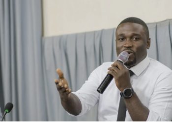 Seth Kikuni, ex-candidat à la présidentielle , arrêté et détenu arbitrairement par l’ANR à Kinshasa (proche)