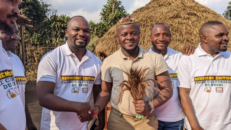 Kabare : le terrain de football de Kavumu abritera du 6 au 8 décembre la 2è édition de la foire culturelle du Bushi. Kabare : le terrain de football de Kavumu abritera du 6 au 8 décembre la 2è édition de la foire culturelle du Bushi.