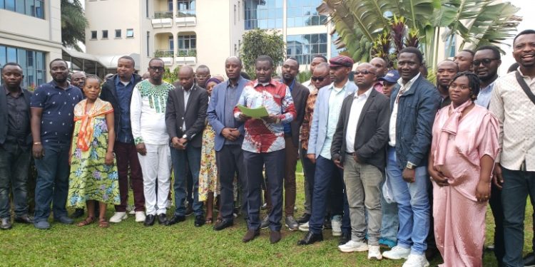 RDC : LElite du Kivu exige le retrait de la motion de défiance contre le ministre Aimé Boji Sangara. RDC : LElite du Kivu exige le retrait de la motion de défiance contre le ministre Aimé Boji Sangara.