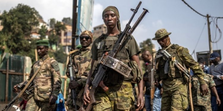 Washington, illusions diplomatiques: pendant que Kinshasa célèbre, la guerre avance à Luvungi et menace Uvira