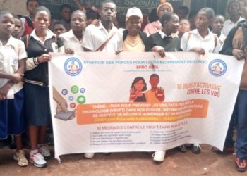 Bukavu : lutte contre les violences numériques, la SFDC-ASBL sensibilise les élèves du Complexe scolaire Kamagema Panzi