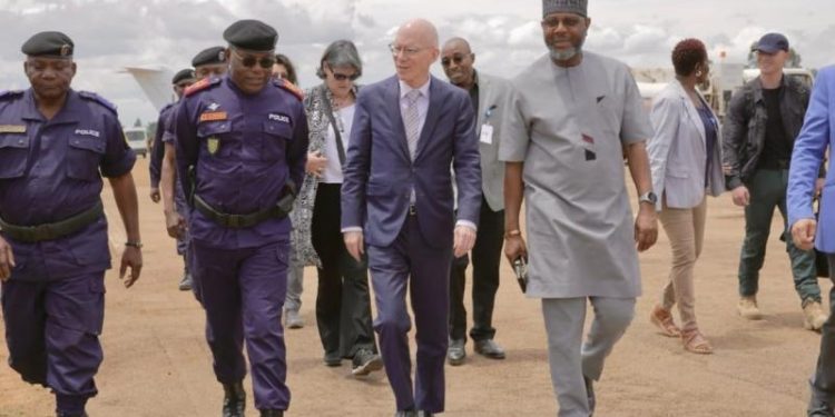 Est de la RDC : James Swan réaffirme lengagement de la MONUSCO pour la mise en uvre des résolutions 2773 et 2808 Est de la RDC : James Swan réaffirme lengagement de la MONUSCO pour la mise en uvre des résolutions 2773 et 2808